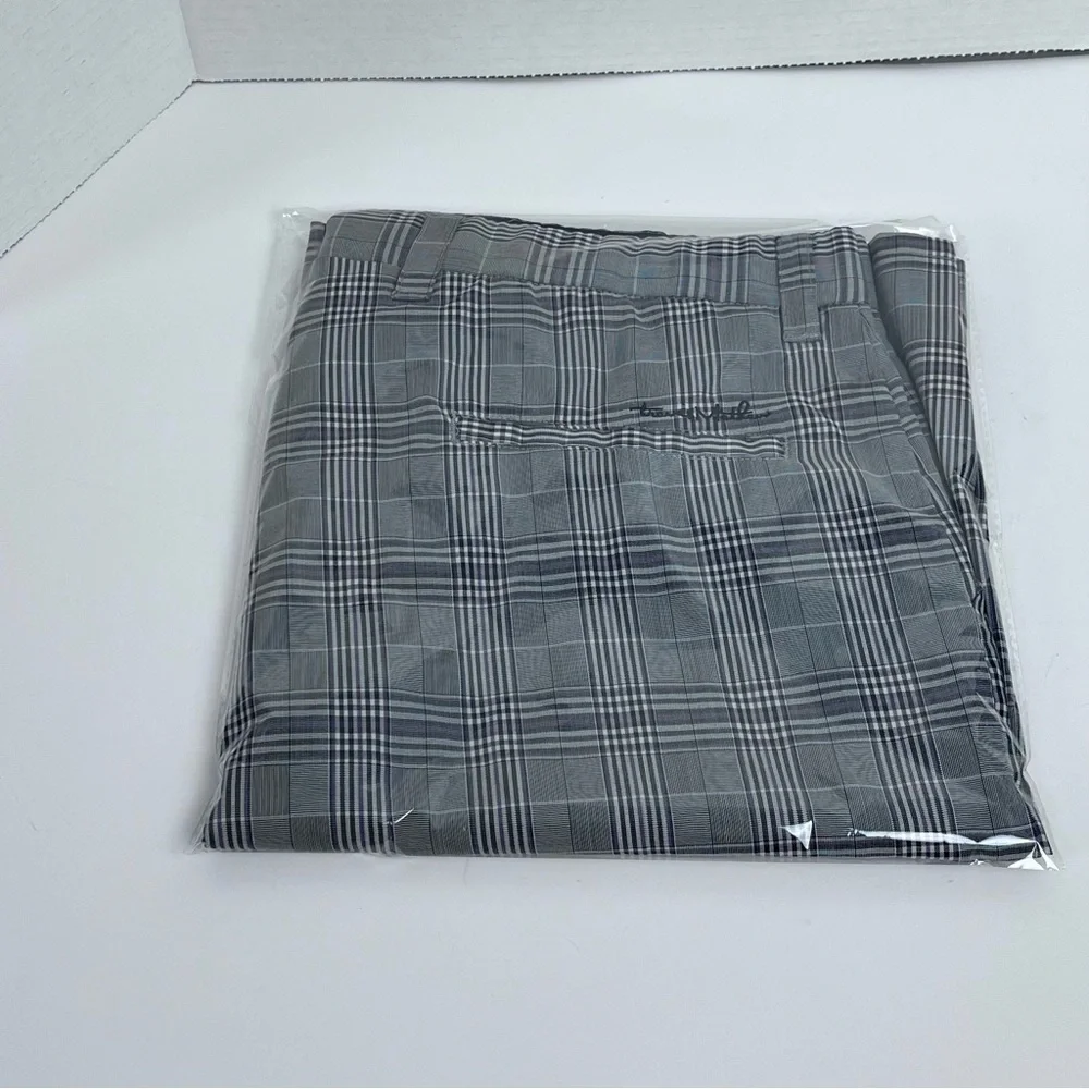 Travis Mathew Men's Plaid Chino Perfromance Golf Shorts Size 38; Stretch, Sports